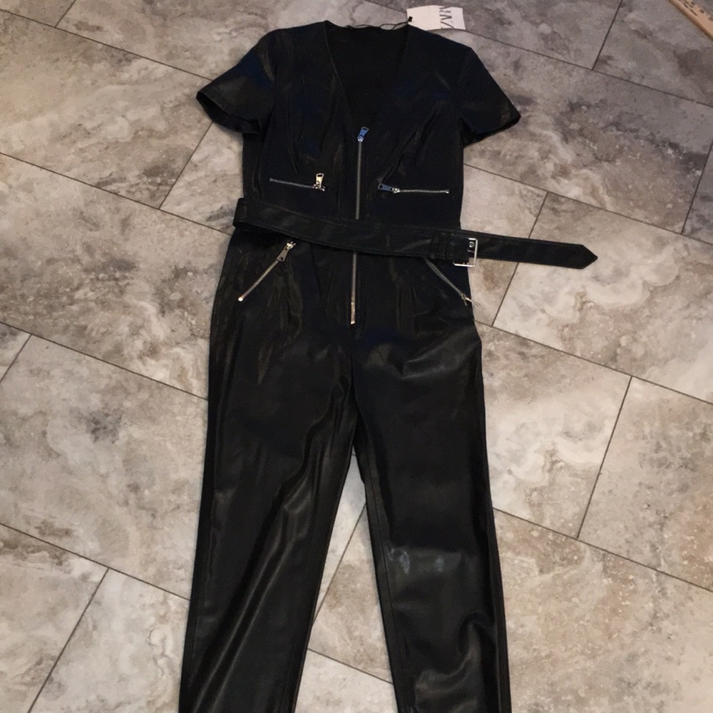ZARA NWT BLACK ZIPPER LEG STRETCH LEATHER SHORT SLEEVE ZIP FRONT JUMPSUIT